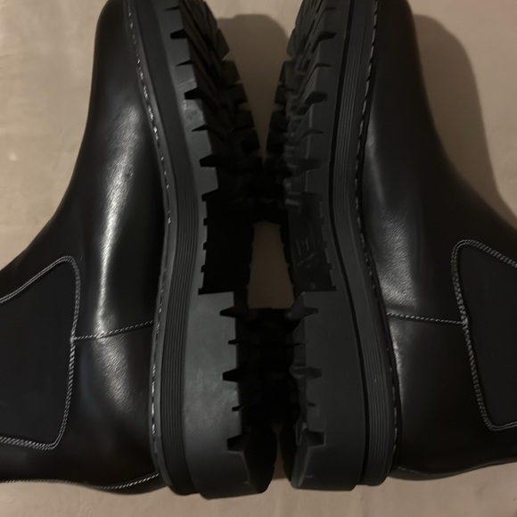 Marc Fisher Women's Patrick Chelsea Boot - Black Lug Sole Booties size 9.5 NWOT - Picture 9 of 10